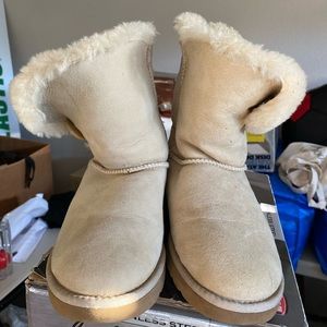 UGG Sheepskin Fur boots beige size 7